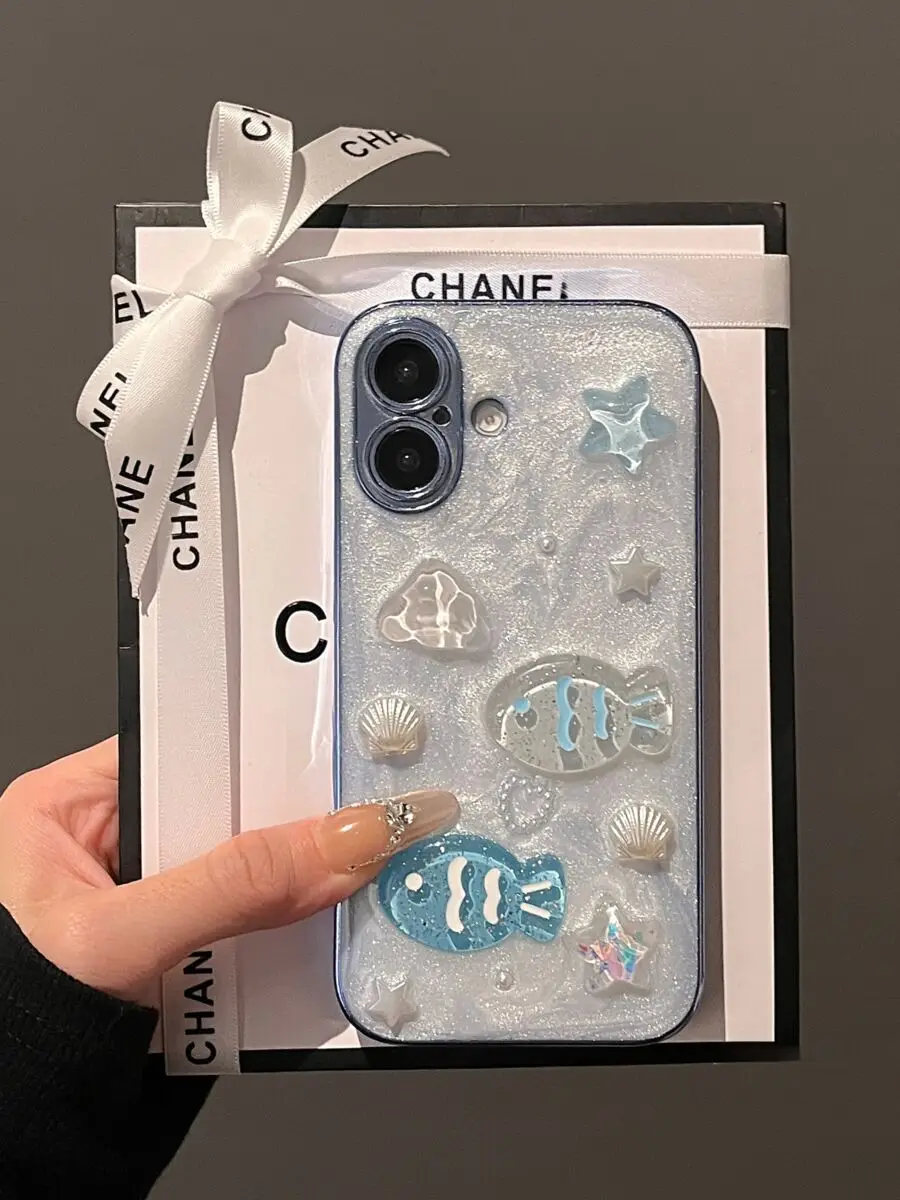 Lujosa funda de teléfono con patrón en relieve de cuero para iPhone, 15, 14, 13, 12 Pro Max, tendencia de moda, letra dorada caliente, cubierta de Color sólido