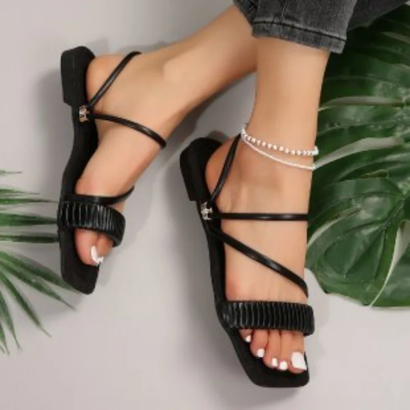 Zapatos de alta calidad para mujer, zapatillas de exterior para mujer, zapatillas diarias de verano, Sandalias planas de talla grande con punta cuadrada plisada, 2024