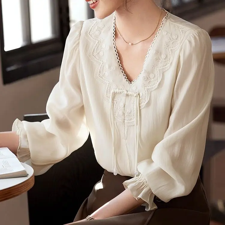 2024 Spring New Gentle Slimming V-neck Button Up Women\'s Shirt with Elegant Temperament Lace Embroidery Long Sleeved Shirt