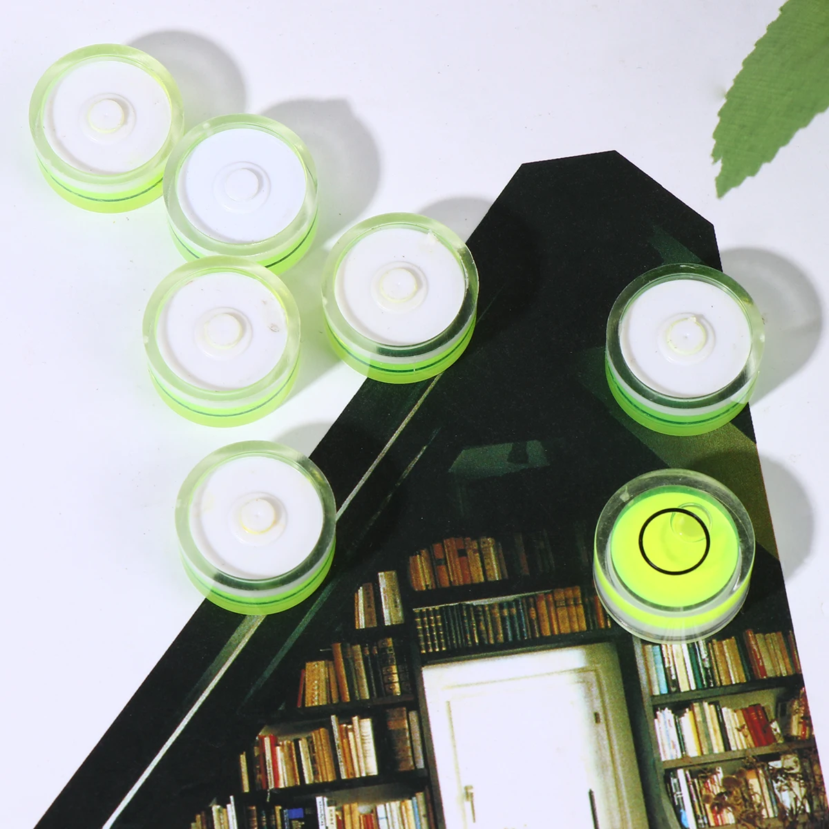 

16pcs Horizontal Bubble Level Circular Equalizer White Small Portable Measuring Tool Foldable Durable Plastic Accurate