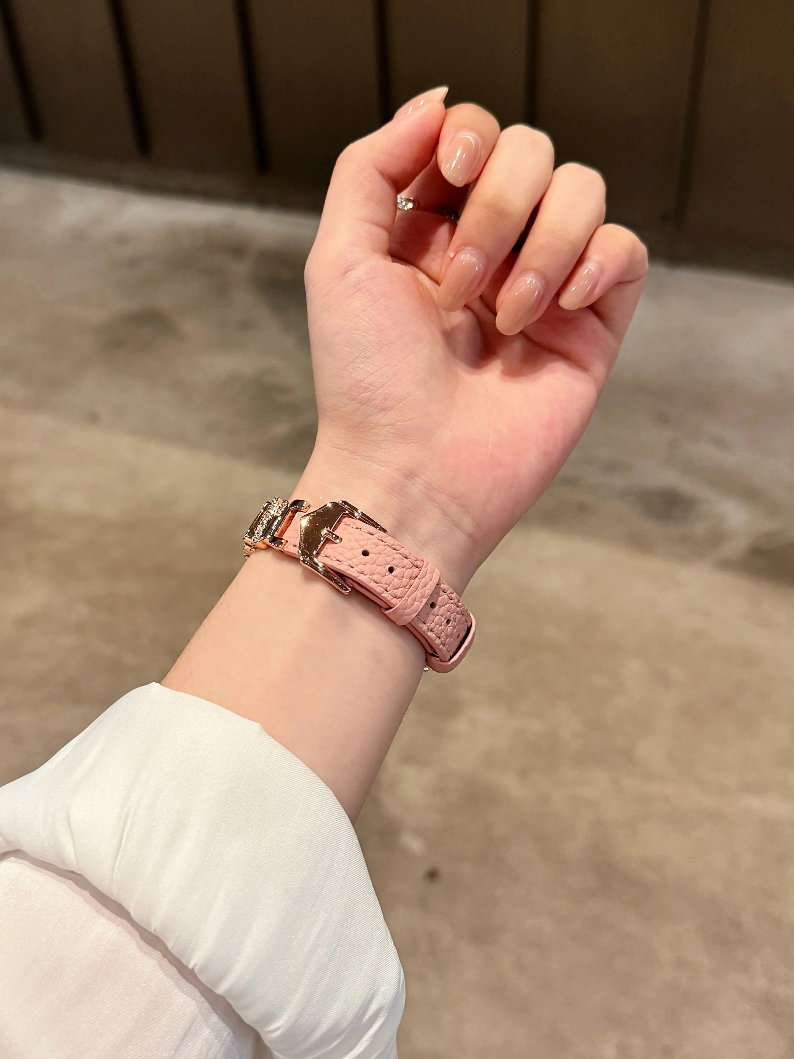 Compatible avec le bracelet iWatch 38 mm 40 mm 41 mm 42 mm 44 mm 45 mm 49 mm bracelet de mode en cuir serti de diamants irréguliers