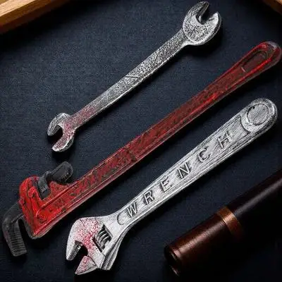 

3Pcs Halloween Wrench Reliable Plastic Wrench Prop for Halloween Party Ghost Festival Stage Performance Costume Decor