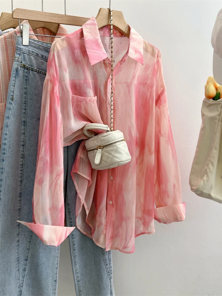 

Женская летняя тонкая шелковая блузка с длинным рукавом и воротником, средней длины, с принтом, в стиле тай-дай с градиентом «Сладкий дофамин», для защиты от солнца