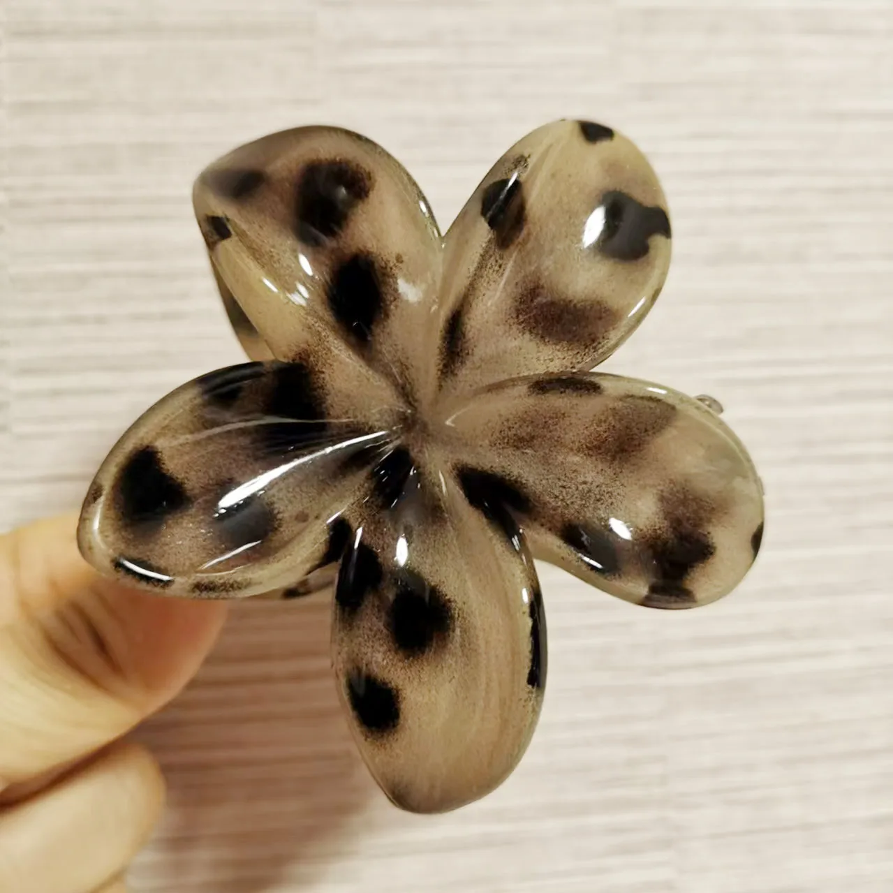 New Elegant Leopard Print Flower Hair Clip Girl Grace Sweet Ponytail Hair Crab Lady Beach Shopping Hair Accessories Women