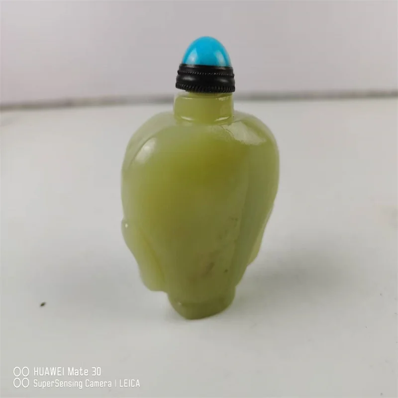 

Chinese Handmade Carved Natural White Jade Snuff Bottle Traditional Artifacts Collectible Items