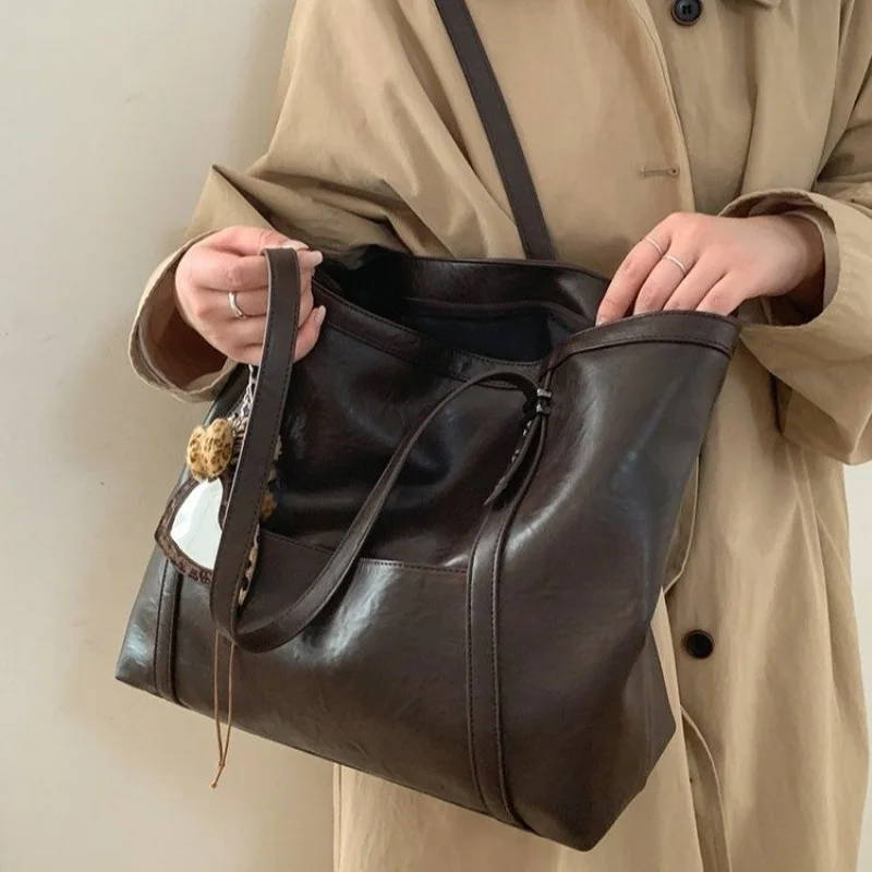 

Superior Women's Hand Bags Made Of Split Leather Boasting Casual Panama Famous Spacious Soft Daily Style