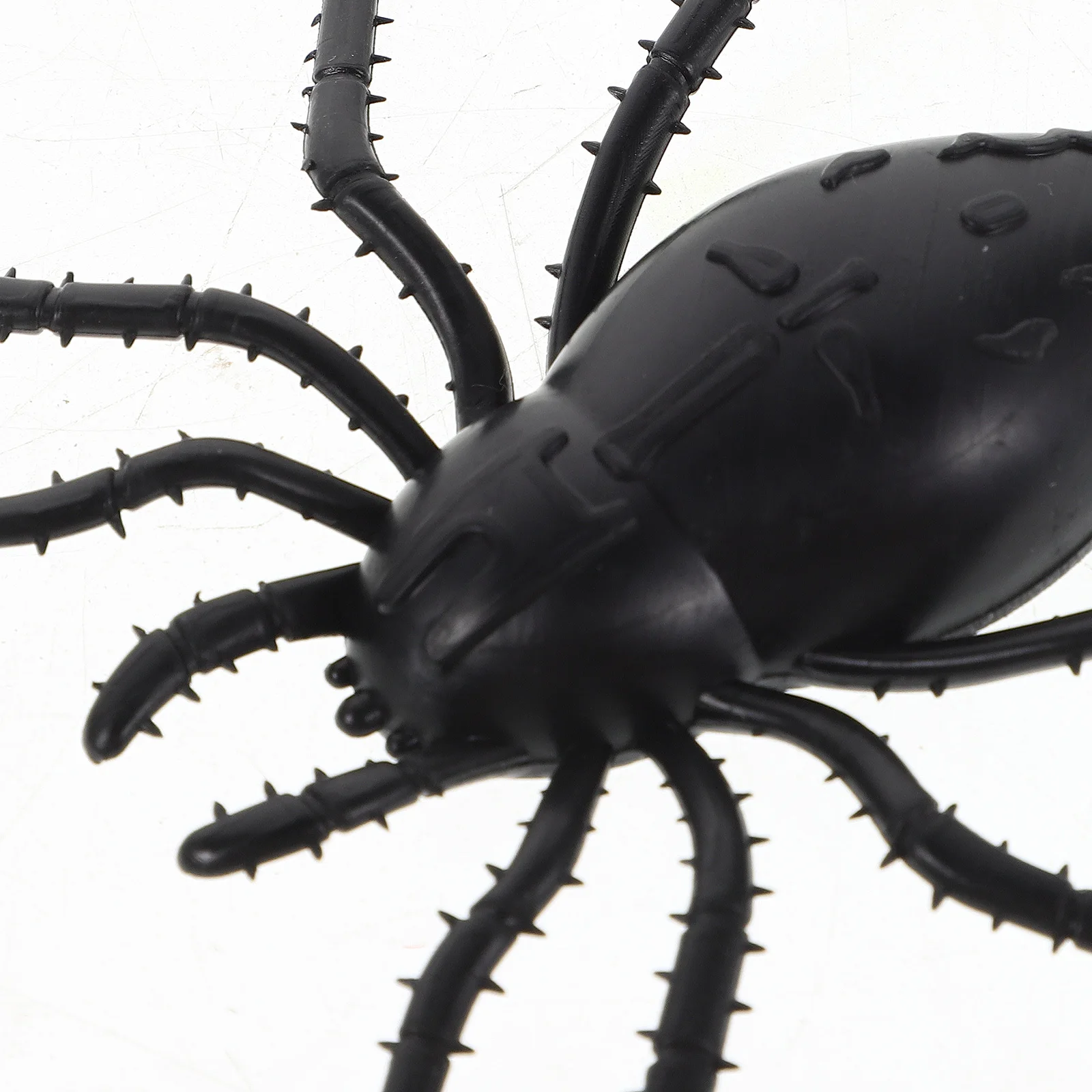 20個のリアルなプラスチック製クモ ハロウィンいたずら小道具 怖がらせる楽しい装飾 大型 軽量 再利用可能 屋内 屋外