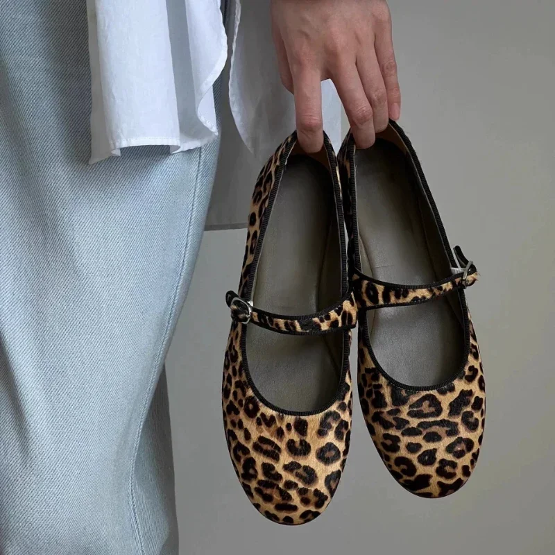 Zapatos de Ballet Mary Jane con estampado de leopardo y boca poco profunda a la moda para mujer, zapatos planos con hebilla y punta redonda para