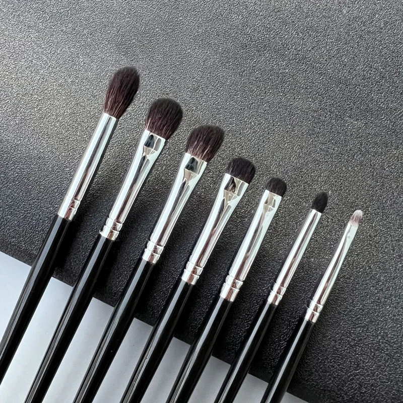 1pcs Precision Eyeliner Smudge Brush Makeup Brush Smudge Horse Hair Eyeshadow Smudge Brush Small Smoky Liner Makeup Brushes