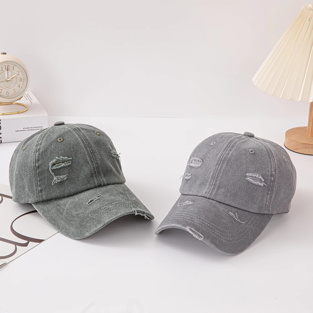 Hole Style Baseball Cap: Fashionable, Retro-Style Cap with Cool Tearing Details. Suitable for Casual Wear, Streetwear or Daily C
