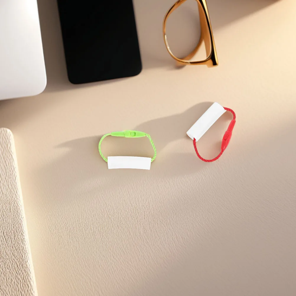 40 قطعة من علامات الأسماء لملصقات الرعاية النهارية القابلة للكتابة، علامات زجاجات حقيبة الظهر المعلقة، ملصقات مقاومة للماء للوازم المدرسية