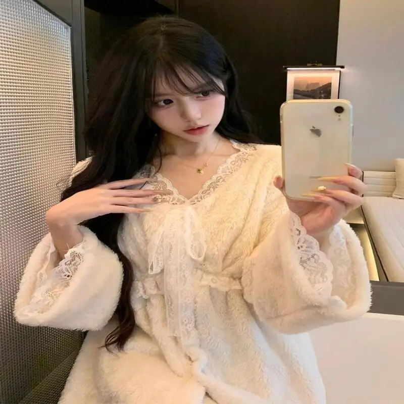 Nowy styl 2025 z grubym aksamitem i długimi rękawami, modna odzież domowa, jesienno-zimowa piżama z polaru koralowego dla kobiet, komplety.