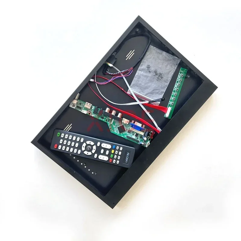 

Для LTN133AT17/LTN133AT27 плата контроллера + металлический корпус VGA + HDMI + AV + USB экран аналоговый ТВ-сигнал 40-контактный LVDS DIY комплект 1366*768 13,3 дюйма