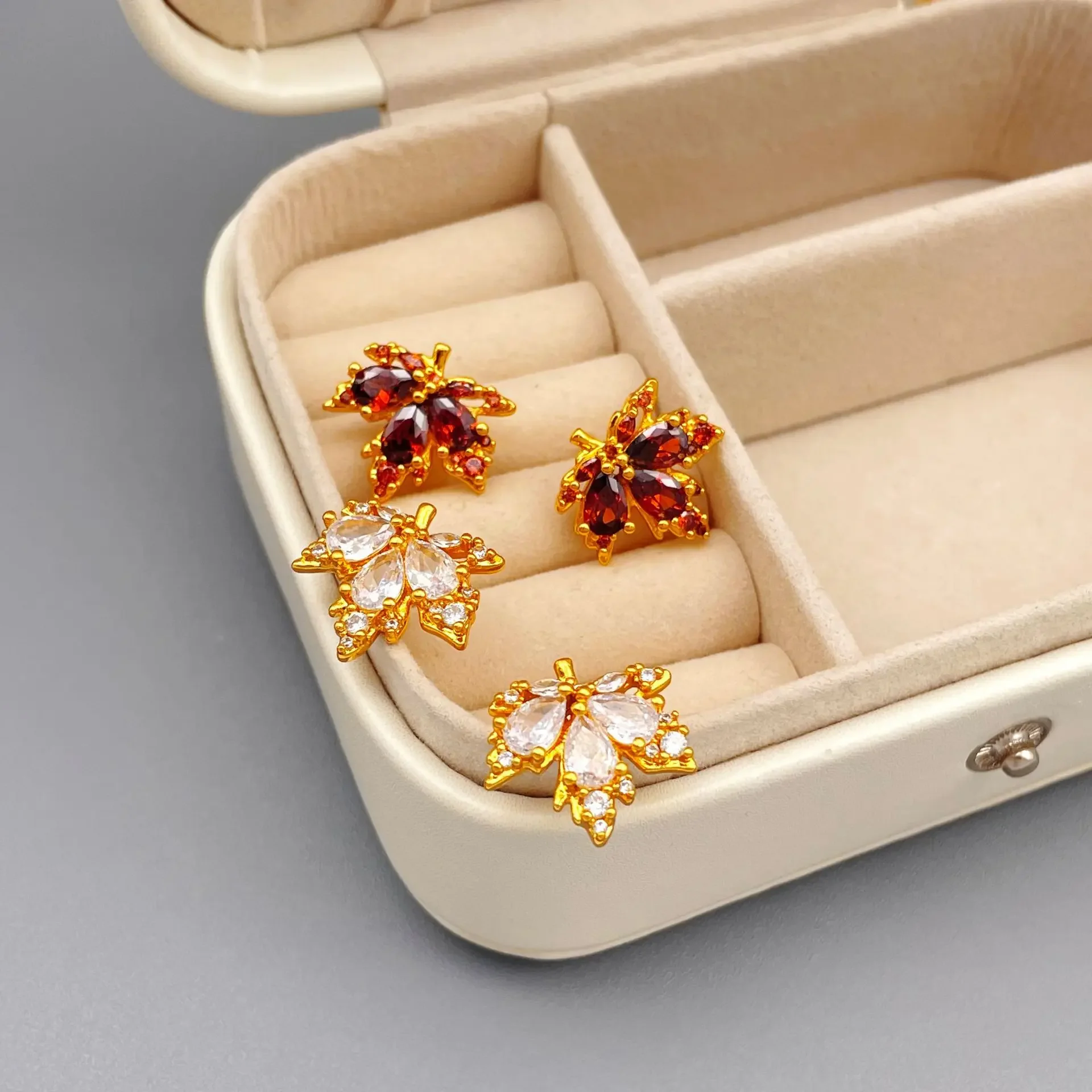 

European and American new personalized red maple leaf fashion zircon stud earrings