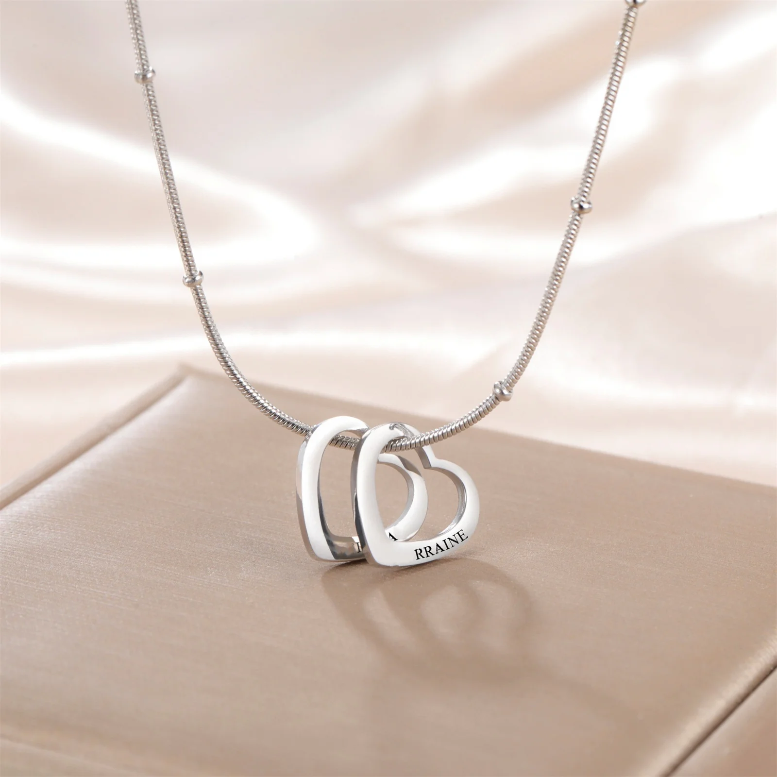 Customized Name Date Love Necklace Stainless Steel Personalized Carving Name 1-4 Heart Shaped Love Necklace Couple Family Gift