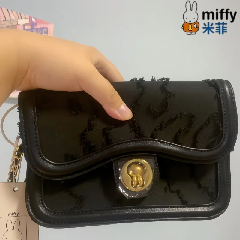 

Сумка Miffy на цепочке, новая модель, высококачественный модный дизайн, сумка через плечо, подходит для повседневного использования, коллекционная серия, подарок.