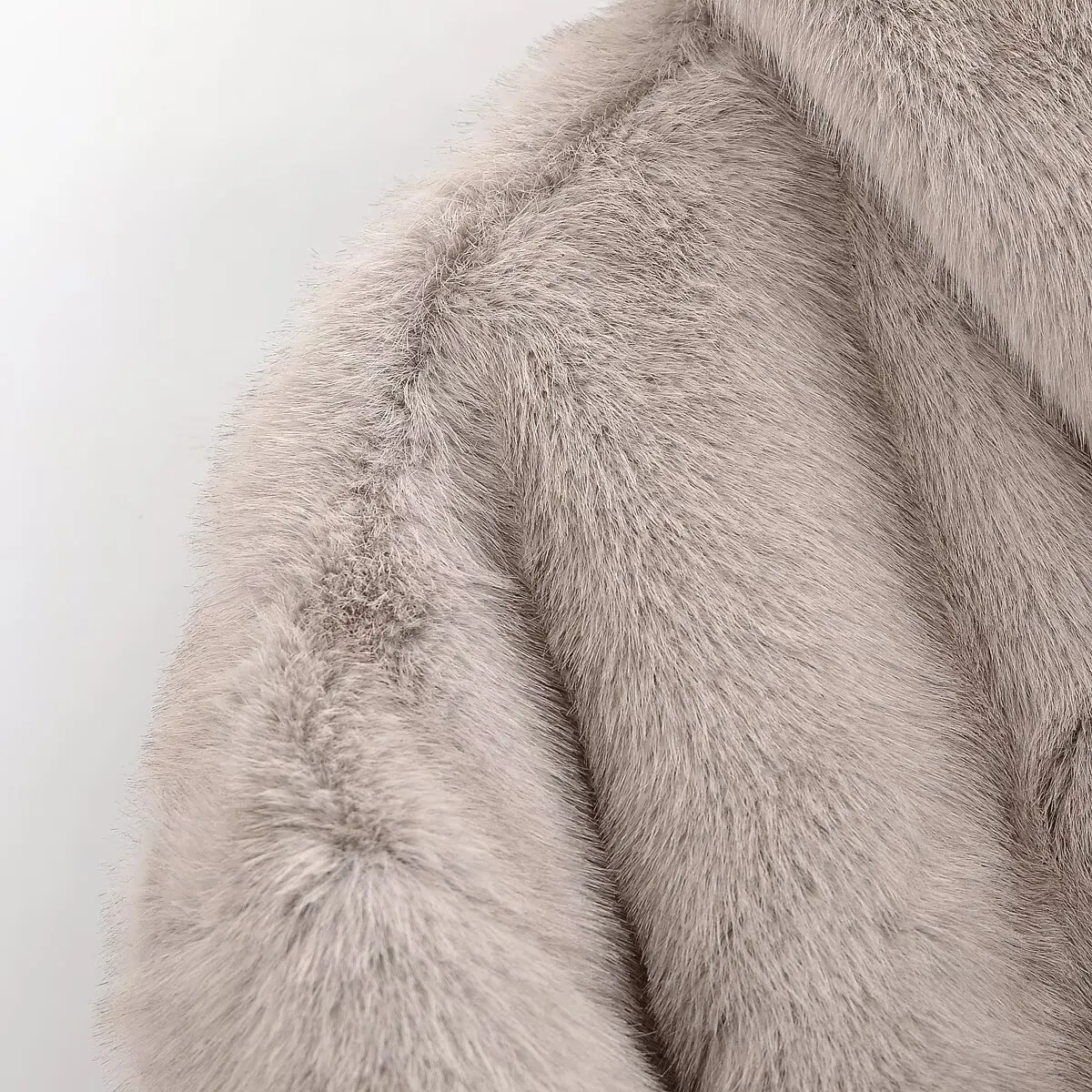 Jaket Bulu Imitasi Gaya Wanita Modis Eropa dan Amerika Multiwarna Musim Dingin 2025 Mantel Campuran