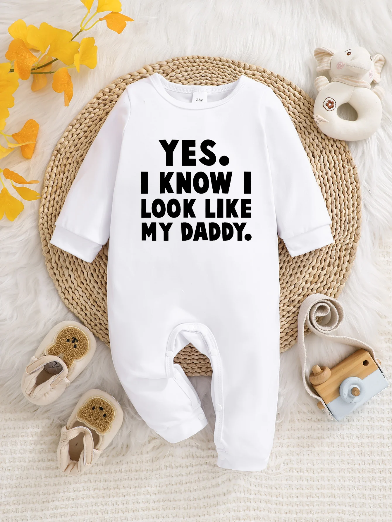 

Детский комбинезон с длинными рукавами, забавным буквенным принтом, на пуговицах, простой в уходе, подходит для молодых родителей.