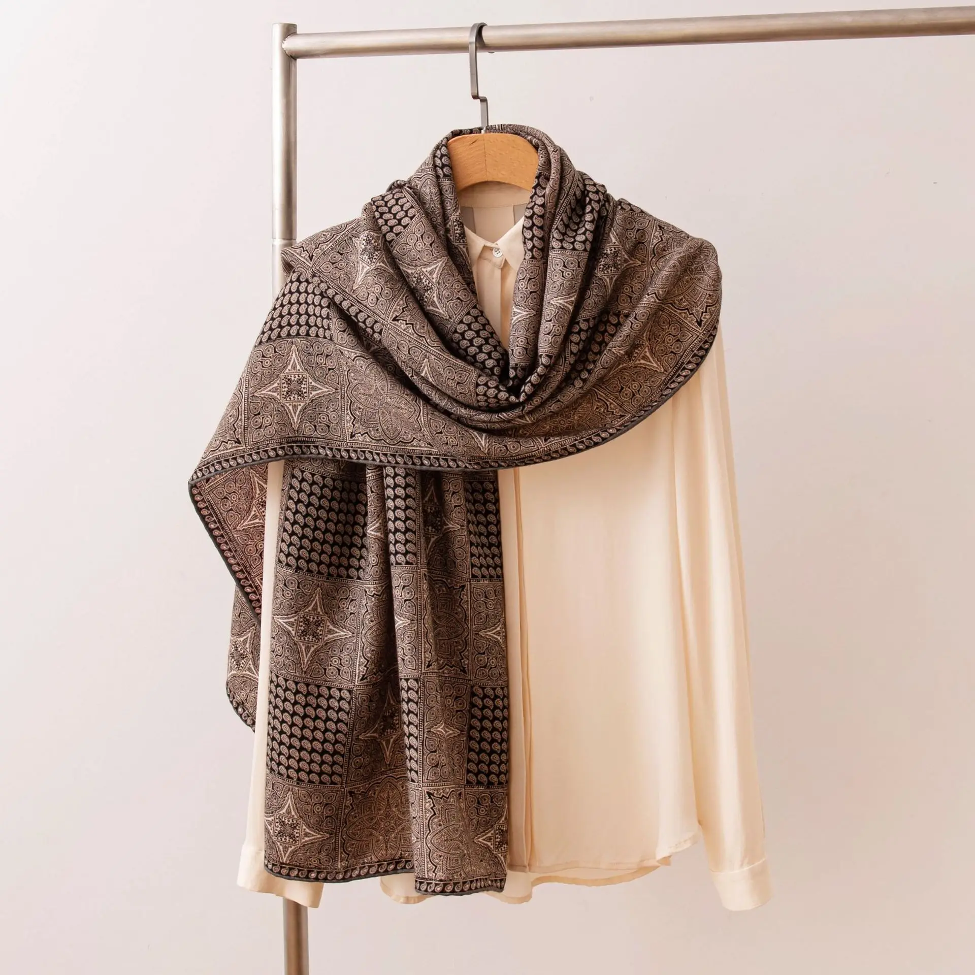 

Scarf Women's Spring New 2026 High-Grade Duplex Printing Wool Light Luxury All-Match Shawl