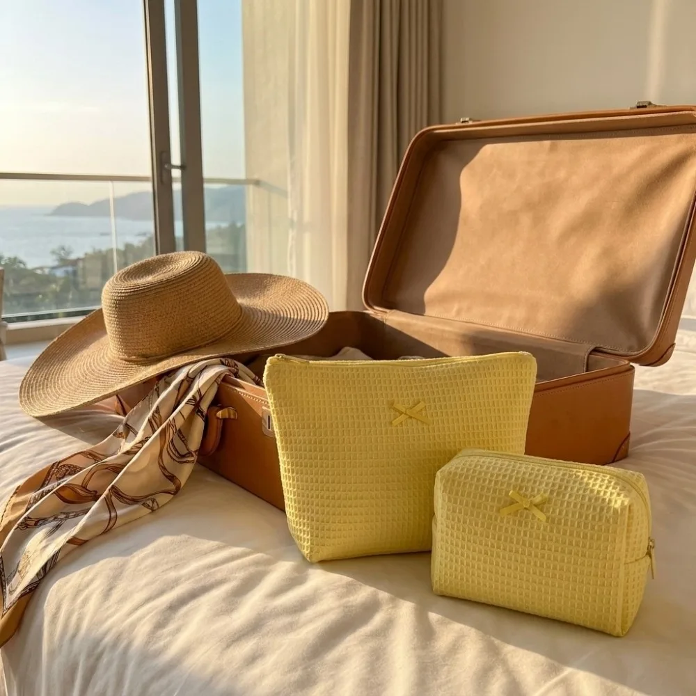 Essential Bow Decor Waffle Knit Makeup Bag Large Capacity Lightweight Cosmetic Bag Polyester Zipper Toiletry Organizer Travel