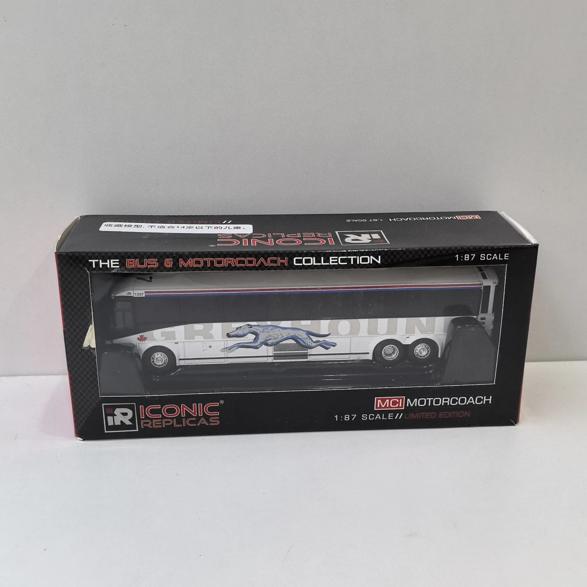 Moulé sous pression IR HO 1/87 échelle MCI moto Greydog Bus alliage modèle de voiture jouet à collectionner cadeau Souvenir affichage ornement