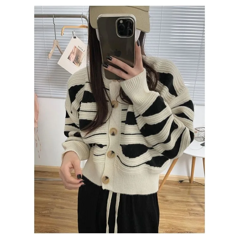 Small Striped Sweater Jacket Women's 2026 Autumn Design Sense Niche Knitted Cardigan Versatile Lazy Style Top