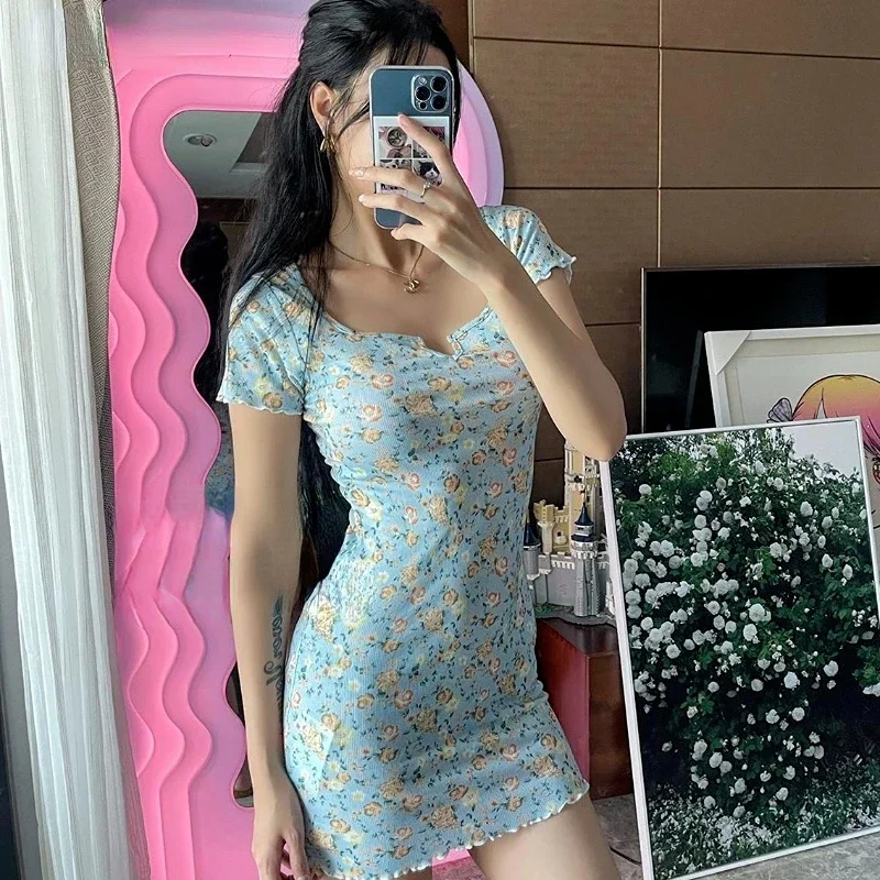 فستان للنساء بتصميم صغير غمد مزين بالزهور للفتيات الجميلات الساخنة بقصة ضيقة على الطراز الكوري الأساسي اليومي فيستدوس موضة الصيف العطاء الأنيق