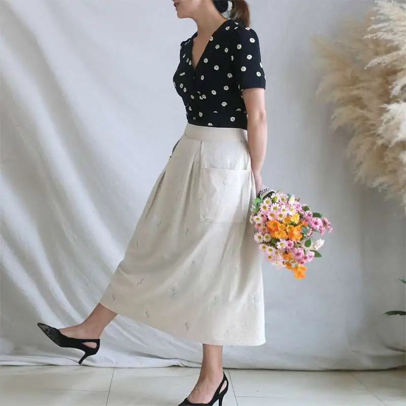 Retro Embroidered Cotton Apron Half-length Simple Bib Floral Workwear  Style All Cotton Aprons for Women