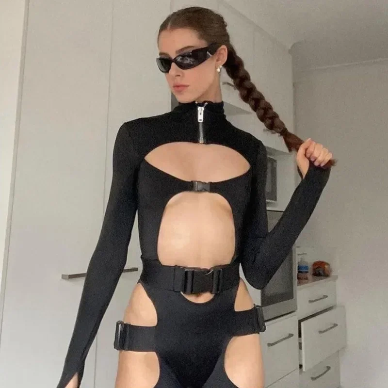 

Элегантный черный функциональный боди-комбинезон в стиле Hot Girl 2026 с вырезами, модный, с пряжками, утягивающий, с коротким рукавом, повседневный уличный стиль