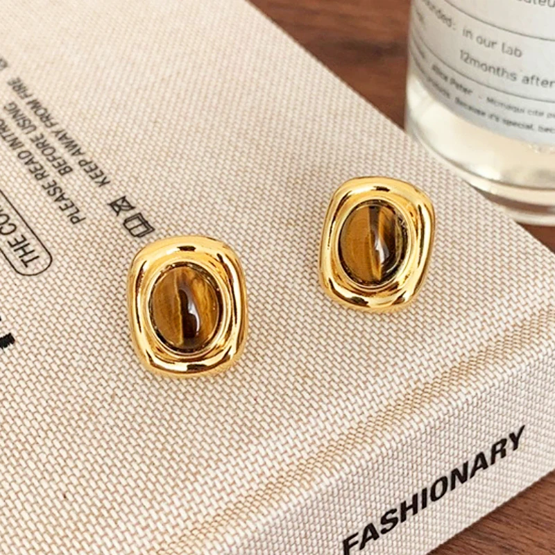 Amber-Color Oval Stud Earrings for Female Gold Color Metal Side Geometry Shape Chic Statement Women's Small Earrings Fashion Jew