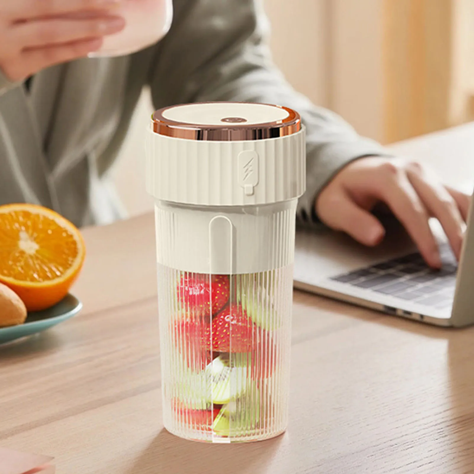 

Чашка блендера, бежевая, 300 мл, 1500 мАч, USB аккумуляторная, беспроводная, 22000 об/мин, чашка блендера для смузи с 3D лезвиями для коктейлей, соков