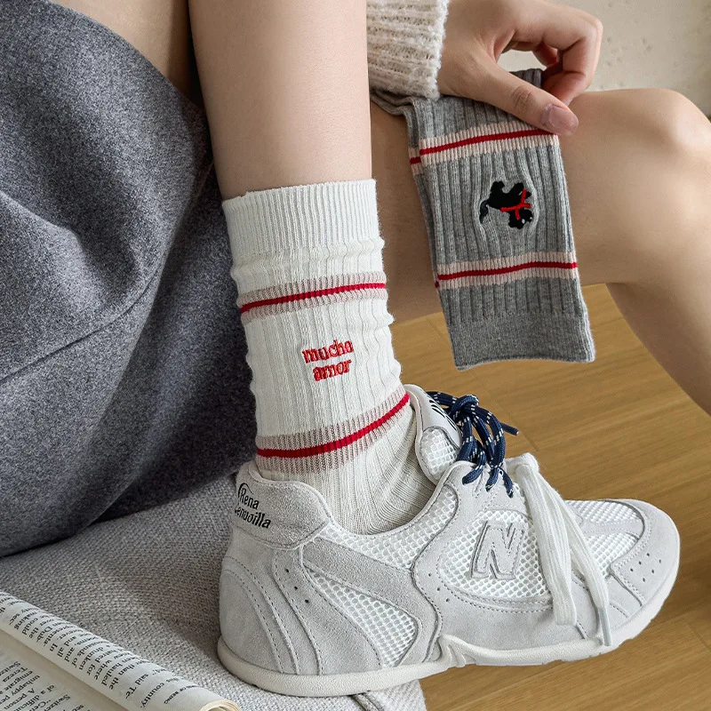 Haft kreskówkowy śliczne skarpetki damskie Casual Harajuku Streetwear śmieszne skarpetki dla psów moda japońska dziewczyny Lolita Kawaii skarpetki Sox