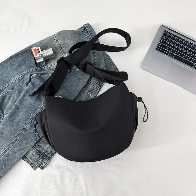 

Women's Elegant Hand Bag From Famous Designer With Popular Classic Elegant Style And Fine Leather Material For Modern Ladies​