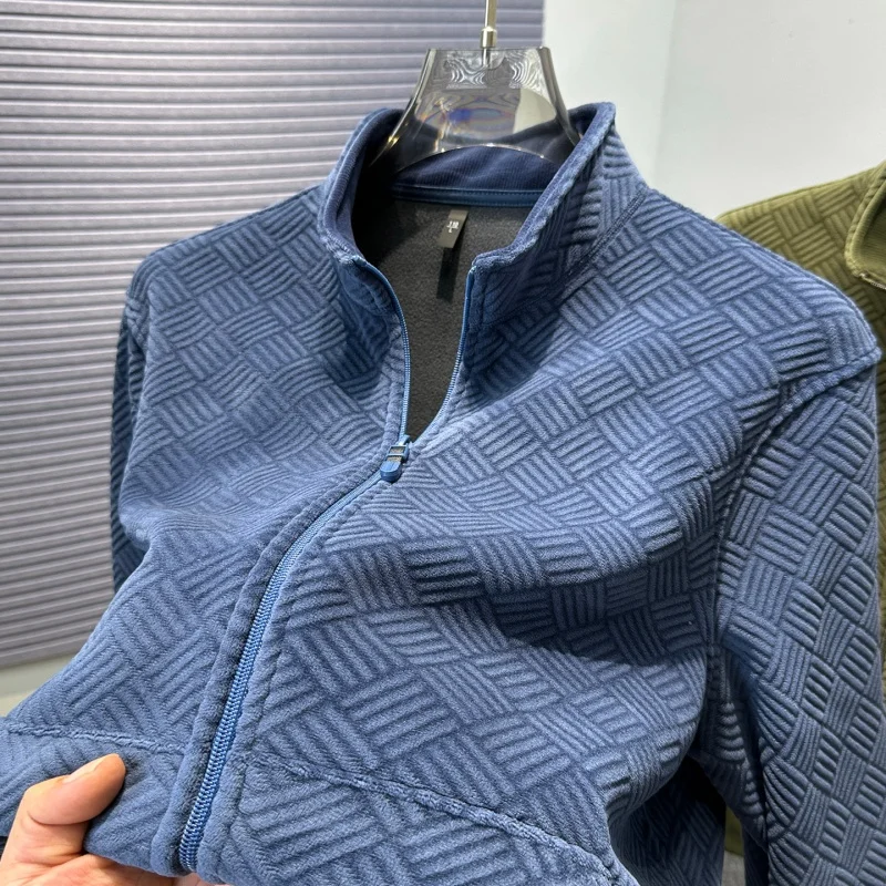

Мужская дизайнерская флисовая куртка с воротником-стойкой, молния с тиснением и геометрической текстурой, теплая, мягкая, не скатывается, повседневная, осень-зима