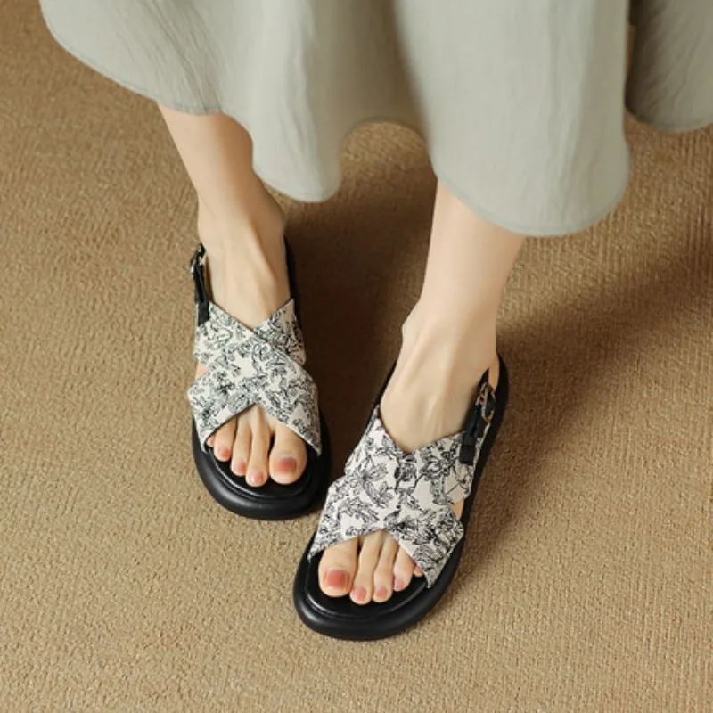 

Summer New Styles Fashion High Heels Women's Sandals Simplicity Exposed Toe Buckle Leisure Flat Heel Girl's Sandals Size 34-43