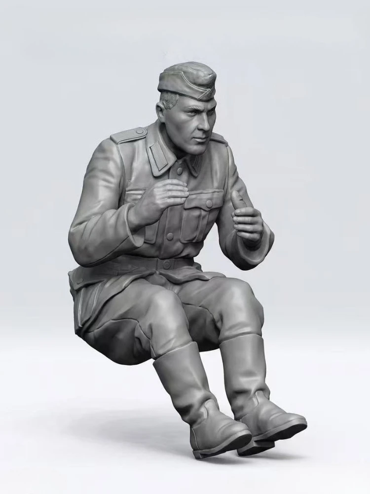 1/35 Scale Resin Cast Figure Model Kit Historical Military Miniatures Driver Soldier 1 person Unassembled Unpainted Diorama 614X