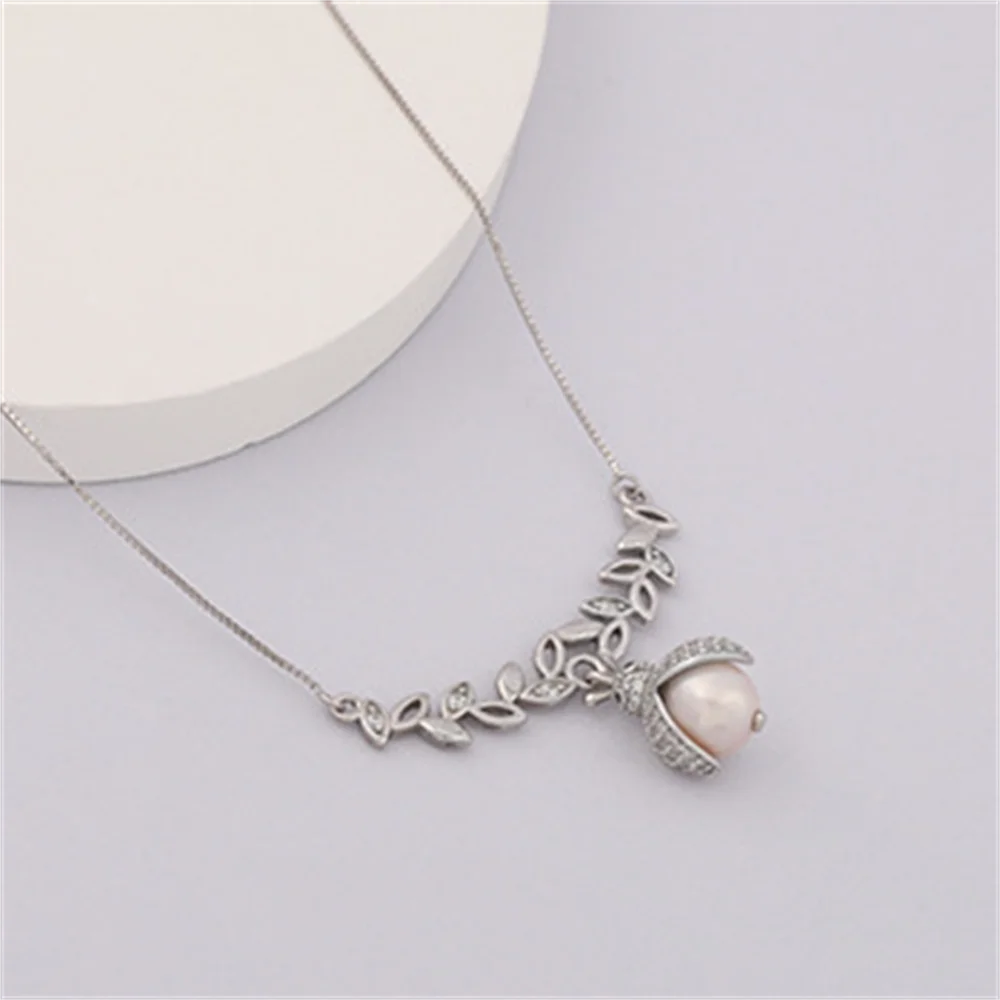 

Korean S925 Silver Baroque Pearl Necklace, Seven-Spot Ladybug, Fashionable Micro-Inlaid Zircon Women's Collarbone Chain