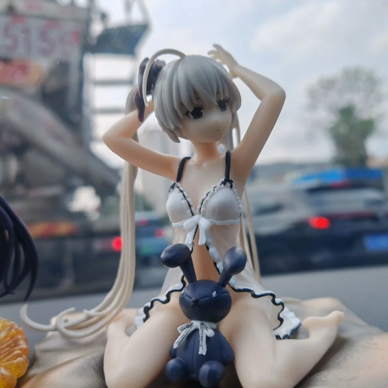 Spot pure desire spring wild sky edge sky dome girl cute sexy two-dimensional Internet celebrity beautiful girl figure rnant man
