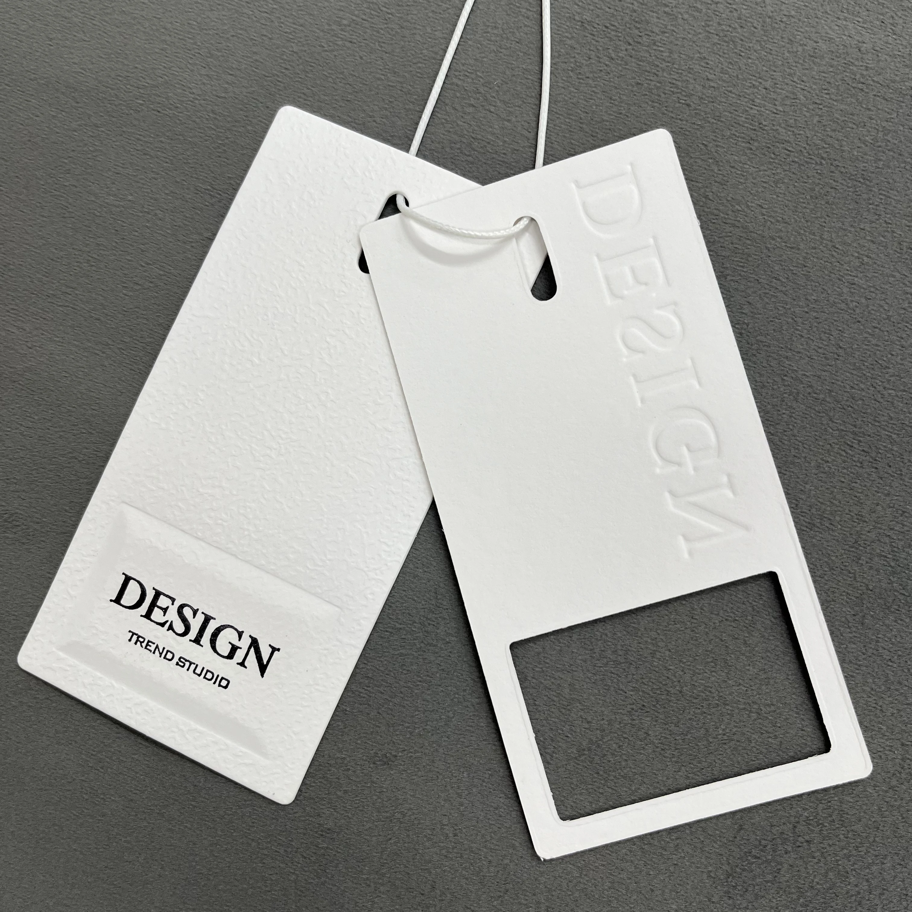 

Custom Luxury Logo Hollowed Out Clothing Tags, Paper Clothing Swing Tags, Clothing Luxury Decorative Price Tags