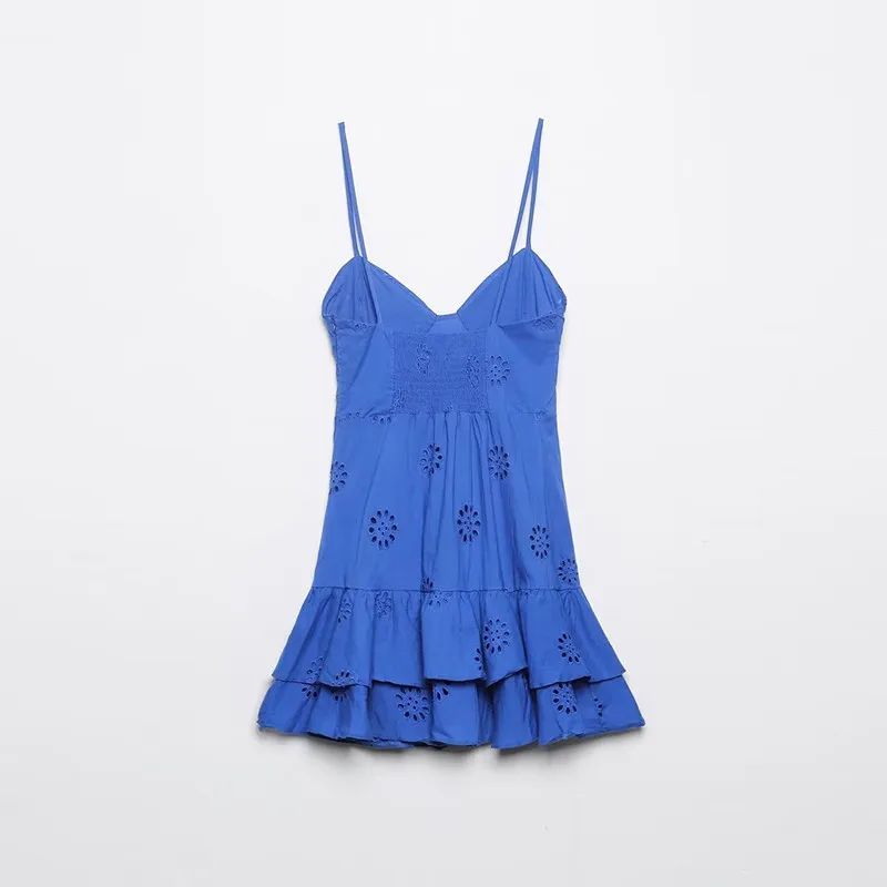 Vestido Curto F de Verão com Decote em V, Alças Finas, Decoração em Camadas e Saia Godê de Cintura Alta - Modelo Sem M...