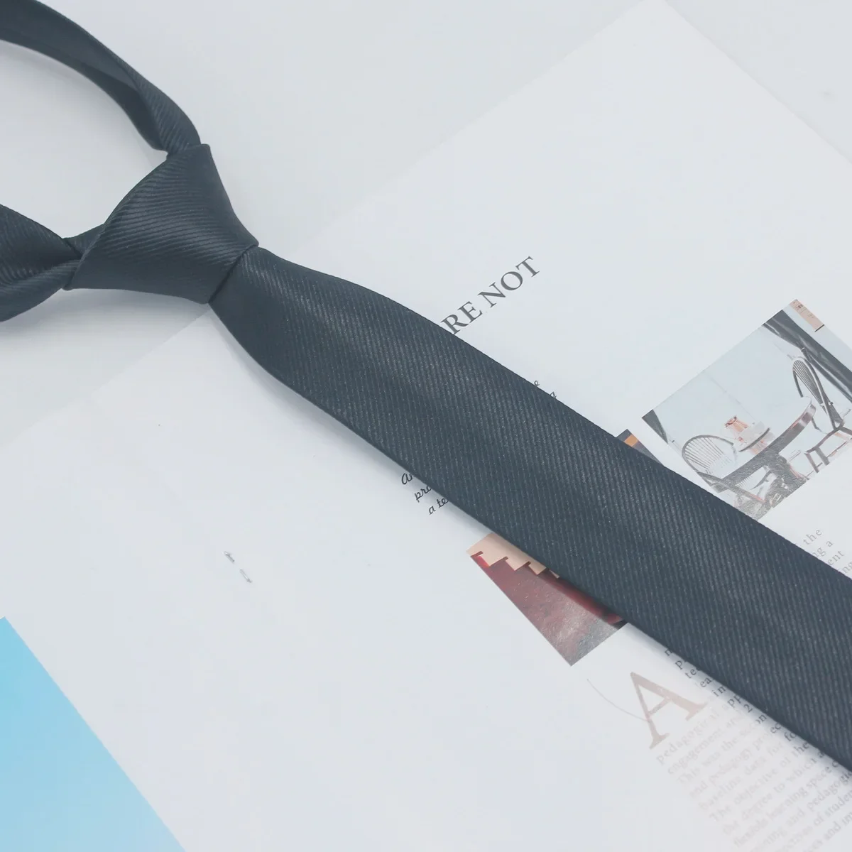 

Spot men's casual tie black red 5cm ultra narrow fashionable business solid color diagonal tie hand tie