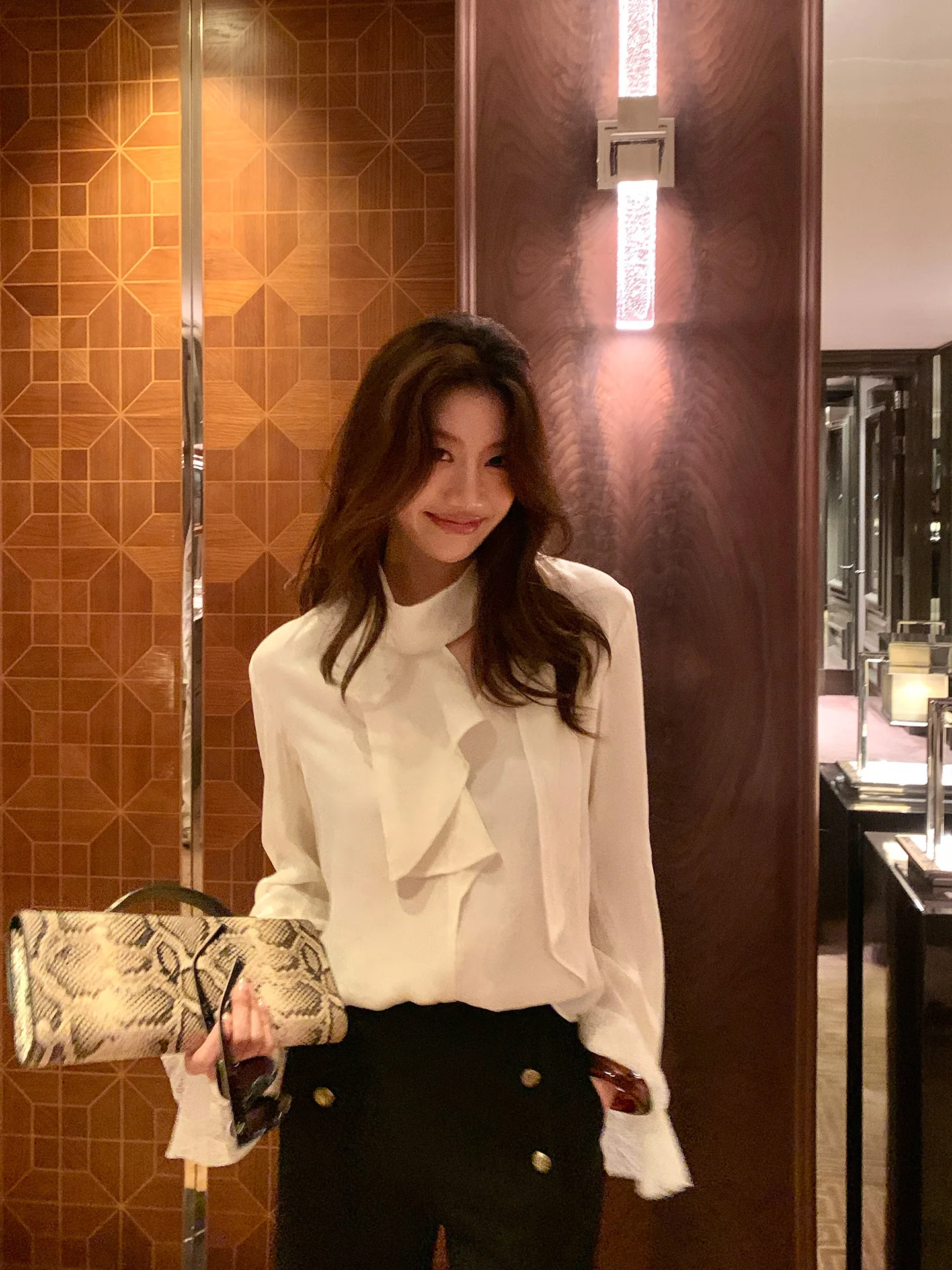 

Dragon Xier Vintage Ruffle Collar Embroidered Lace Patchwork Shirt Gentle Wind Slimming Chiffon Top French Style Long Sleeve