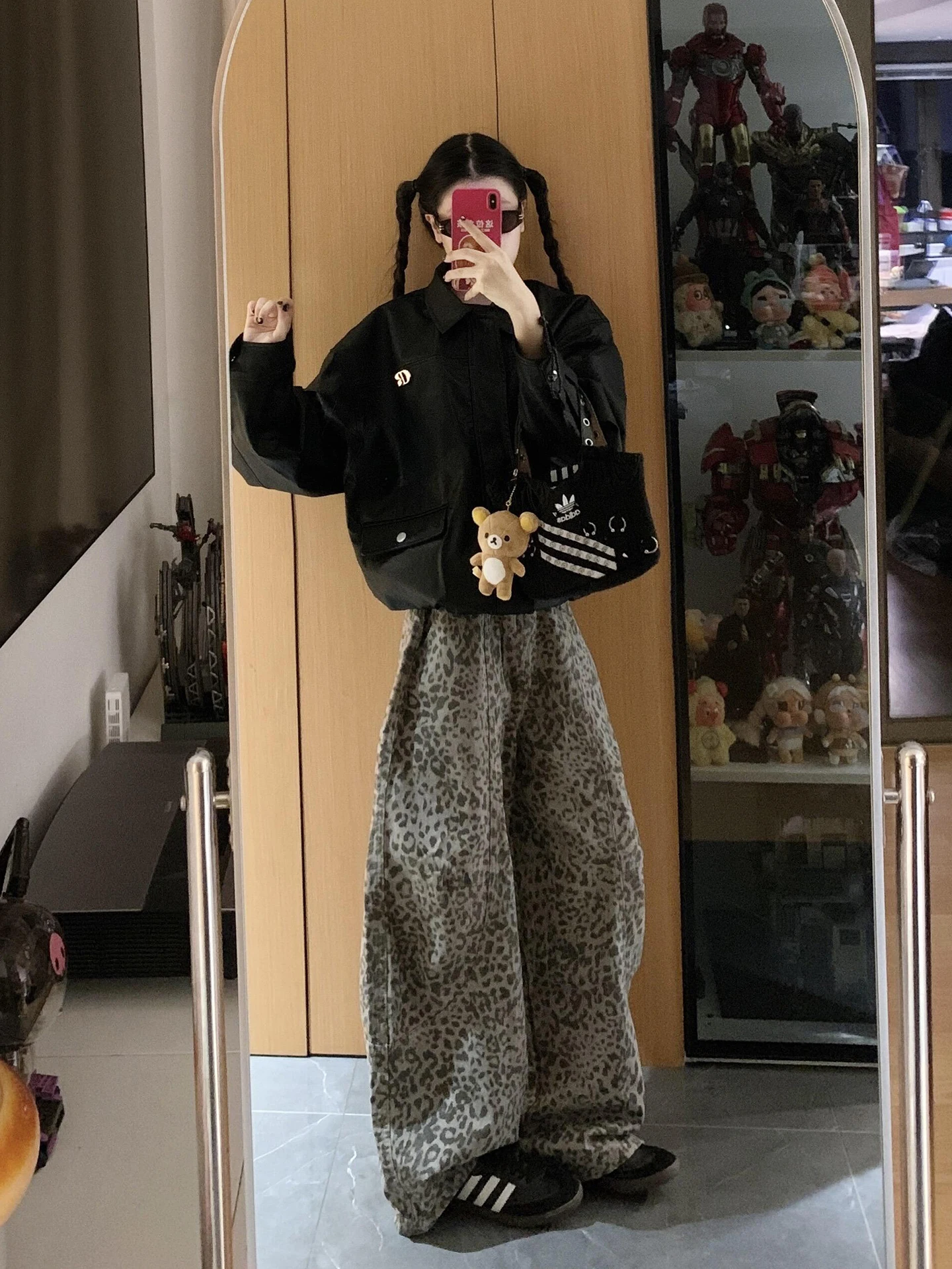 

Американские женские джинсы-клеш с леопардовым принтом, свободного кроя, весна 2026, повседневные, с высокой талией, на молнии, из денима