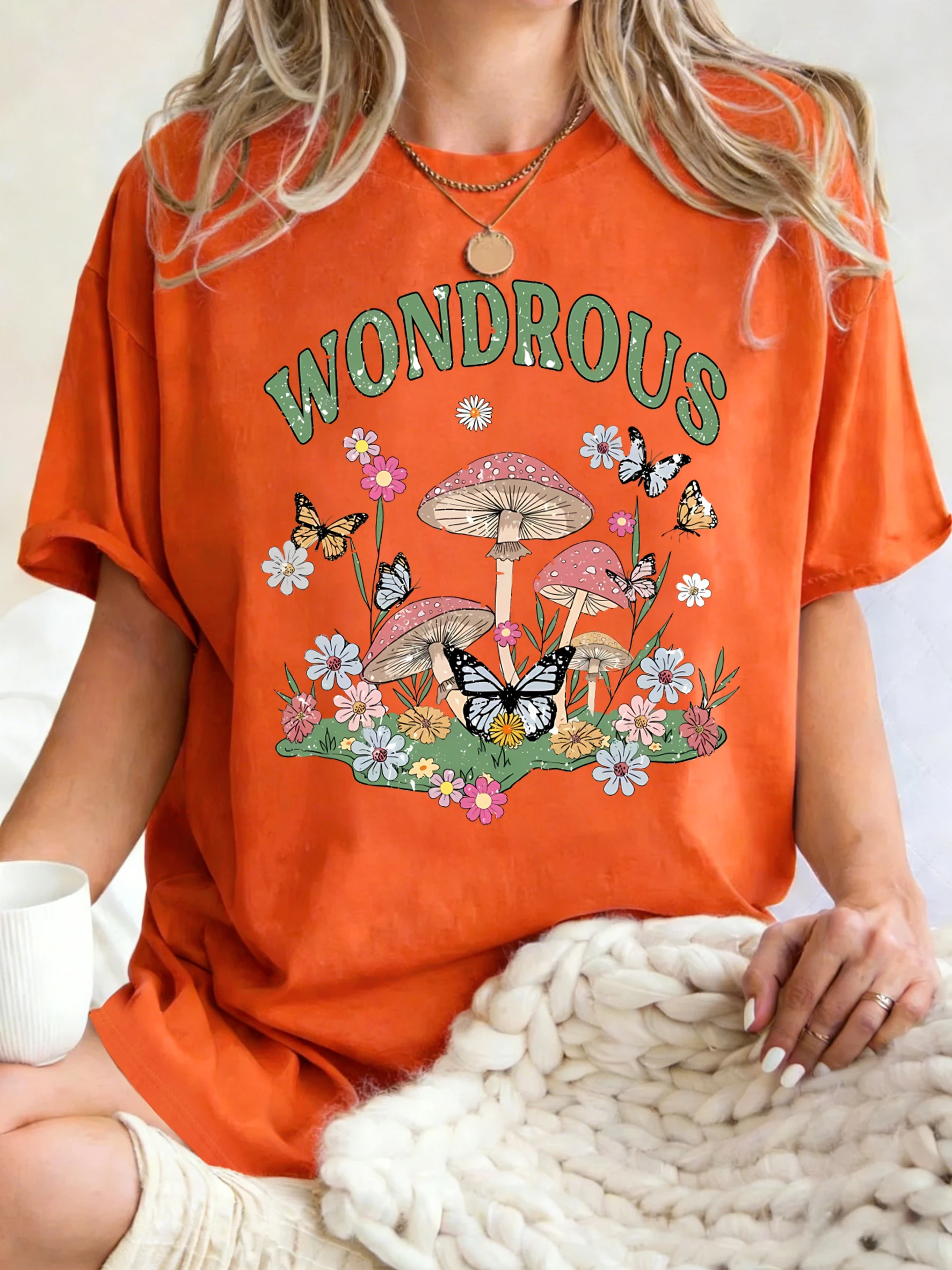 Camiseta con estampado maravilloso de mariposas y flores de setas para mujer, camisetas de verano a la moda, ropa Y2K de gran tamaño, ropa deportiva transpirable de algodón