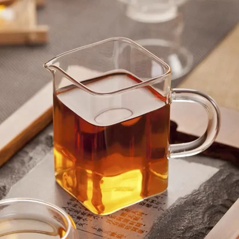 Creative Square Glass Tea Pitcher, Chinese Chahai, Heat-Resistant, Borosilicate Coffee Pot, Water Jug, Milk Frothing Cup, Small