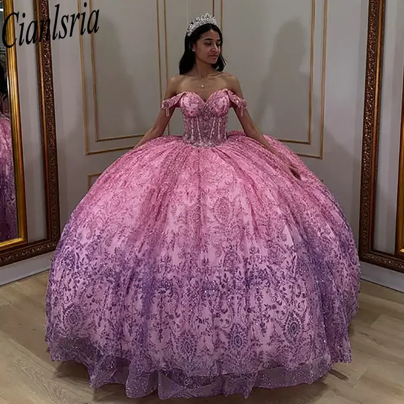 

Розовое блестящее платье Quinceanera с кристаллами и блестками, бальное платье с открытыми плечами, сладкое 15-е годы, мексиканское индивидуальное платье