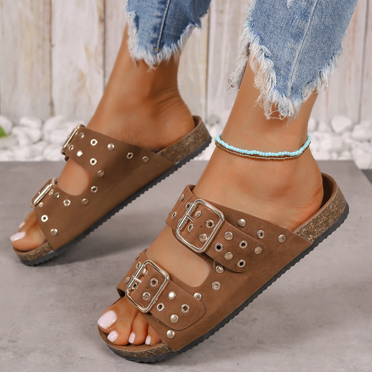 New Summer Casual Slippers Women Buckle Rivets Shoes Women Outdoor Sandalias Female Zapatos De Mujer Sandalias De Las Mujeres