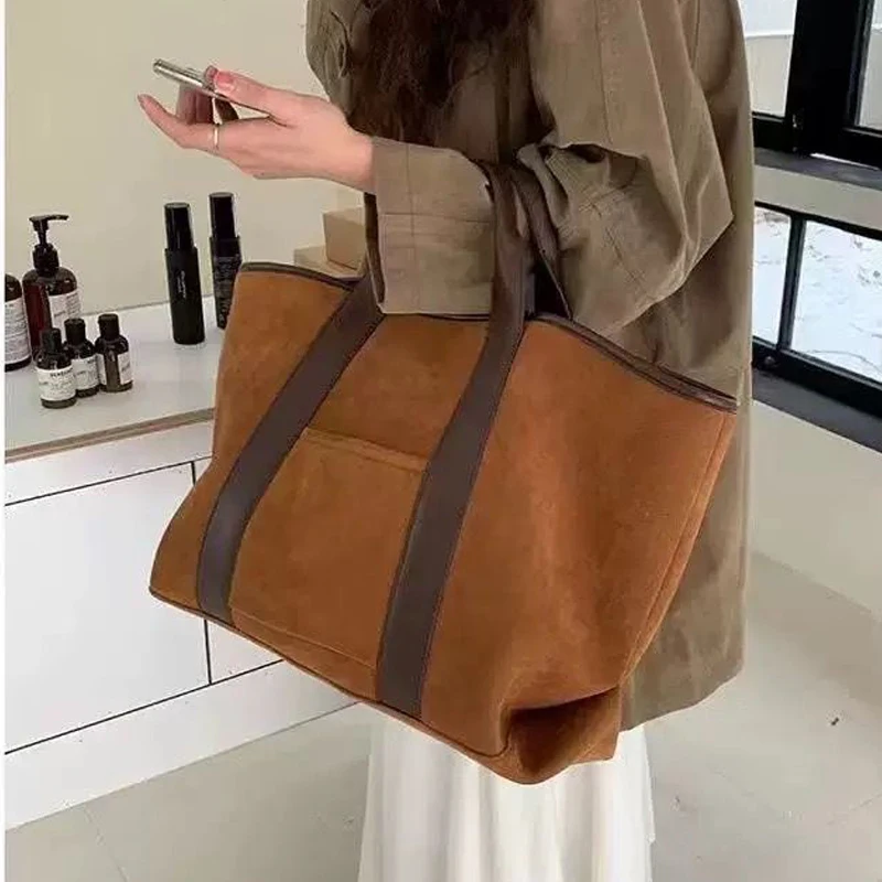 Faux Suede ง่ายกระเป๋าใหญ่สําหรับผู้หญิง Luxury Designer กระเป๋าถือและกระเป๋า 2024 ใหม่ใน Vintage ขนาดใหญ่ความจุเดินทาง Shopping Tote