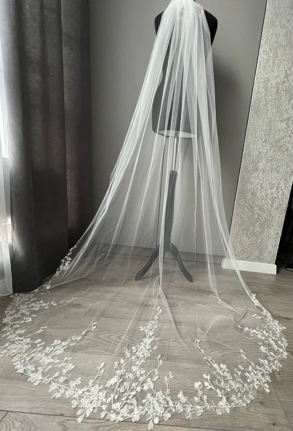 

3m Cathedral Wedding Veils Lace Appliques One Layer Bridal Veil with Comb Bride Headpiece Women Accessories