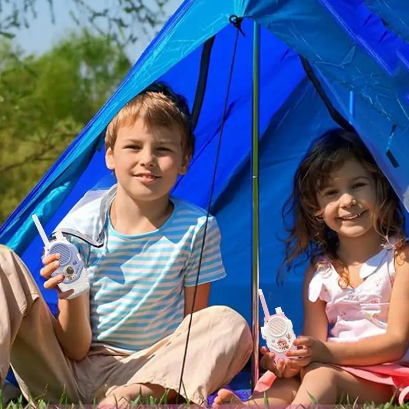 Walkie talkies recarregável, 2 pacotes, jogos de acampamento ao ar livre, brinquedo de longo alcance, quintal ao ar livre com cordão para crianças e adultos, aniversário